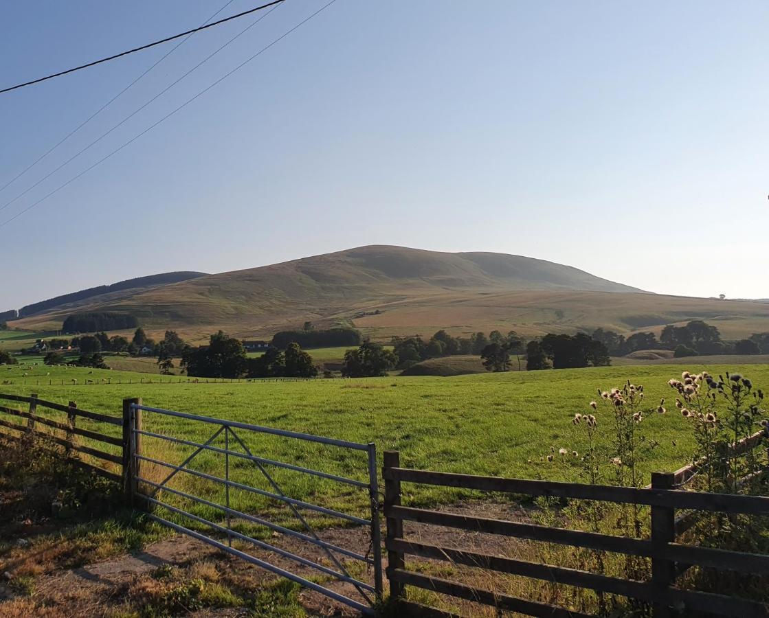 Wiston  The Granary At Tinto Retreats, Biggar Is A Gorgeous 3 Bedroom Stone Cottage מראה חיצוני תמונה