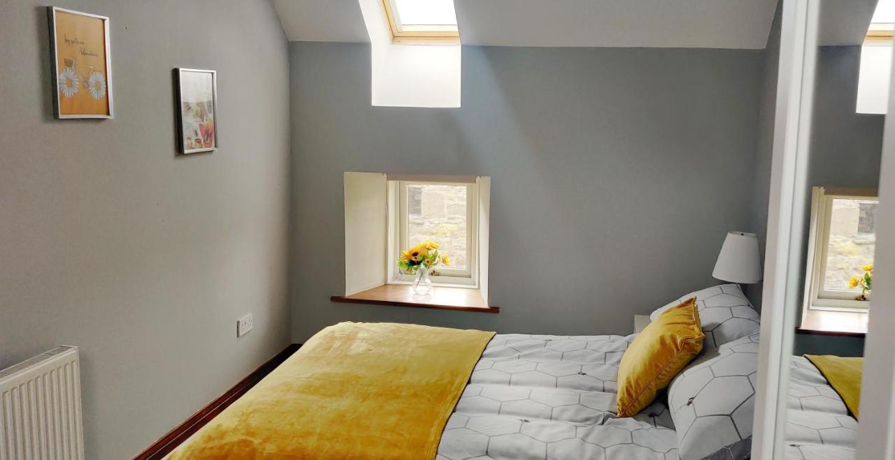 Wiston  The Granary At Tinto Retreats, Biggar Is A Gorgeous 3 Bedroom Stone Cottage מראה חיצוני תמונה