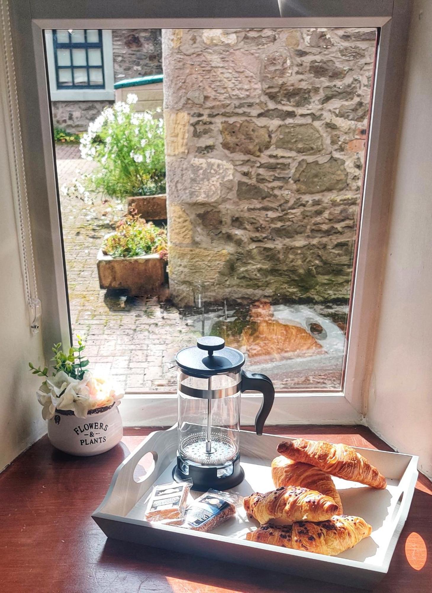 Wiston  The Granary At Tinto Retreats, Biggar Is A Gorgeous 3 Bedroom Stone Cottage מראה חיצוני תמונה